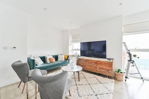 3 bedroom flat to rent, Purbeck Gardens, Lower Sydenham, London, SE26