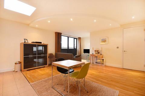 1 bedroom flat for sale, Cluny Place, Borough, London, SE1