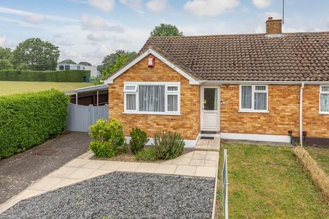 2 bedroom bungalow for sale, Peatmore Close, Surrey GU22