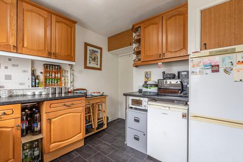 11 Peatmore Close, Woking, GU22 8TQ