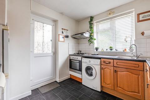 11 Peatmore Close, Woking, GU22 8TQ