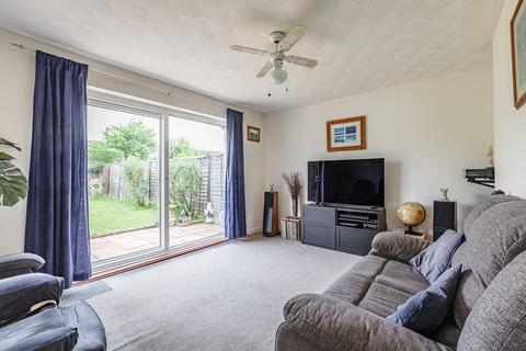 11 Peatmore Close, Woking, GU22 8TQ