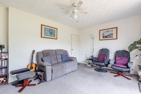 11 Peatmore Close, Woking, GU22 8TQ