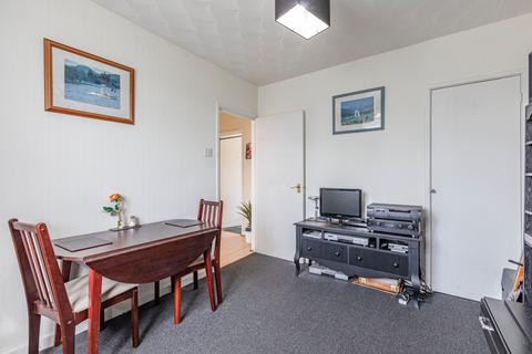 11 Peatmore Close, Woking, GU22 8TQ