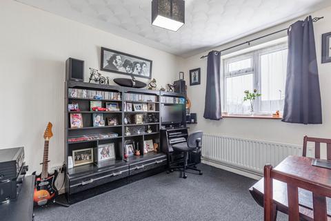 11 Peatmore Close, Woking, GU22 8TQ