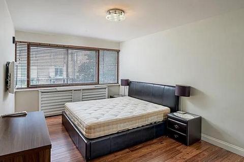 3 bedroom flat to rent, Loudoun Road St. John's Wood NW8