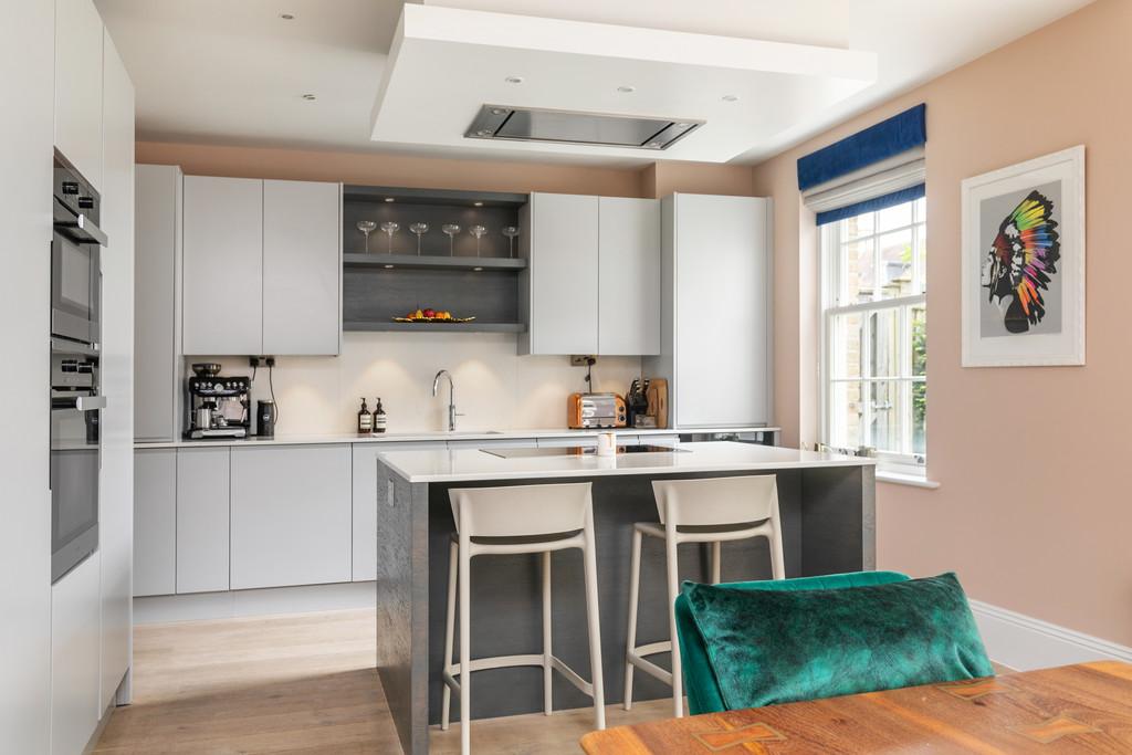 Belgarum - 7 William Place, 49 Chilbolton Avenue S