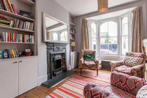 3 bedroom end of terrace house to rent, Lockhart Street, Mile End, London, E3