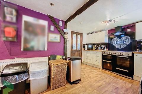 16 Farmers Row, Blackburn, BB2 4NN