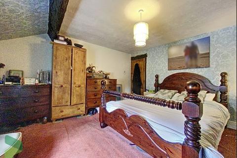 16 Farmers Row, Blackburn, BB2 4NN