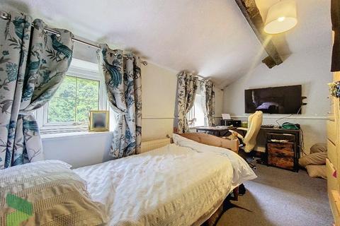 16 Farmers Row, Blackburn, BB2 4NN