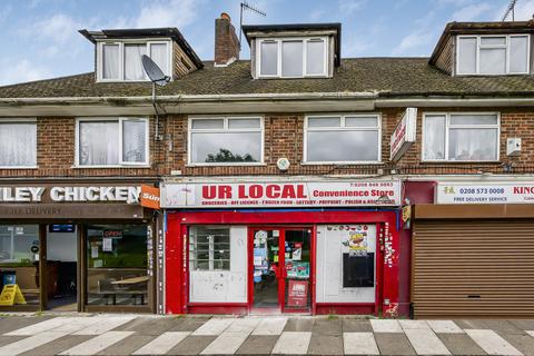 2 bedroom apartment to rent, Dawley Parade, Hayes UB3