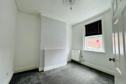 2 bedroom terraced house to rent, 22 George Street Eccles Manchester
