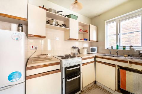1 bedroom end of terrace house for sale, Langton Road, Cricklewood, London, NW2