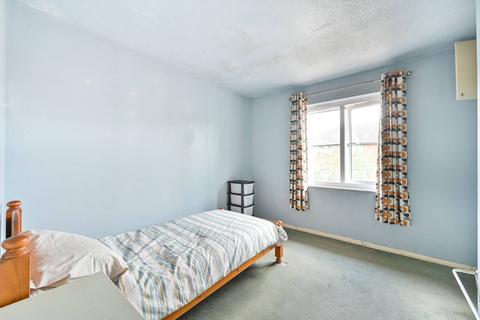 1 bedroom end of terrace house for sale, Langton Road, Cricklewood, London, NW2