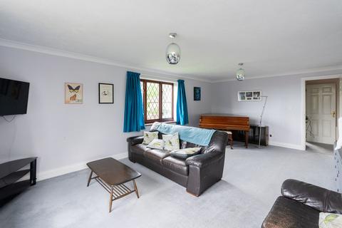 2 bedroom maisonette for sale, Harrowlands Park, Dorking