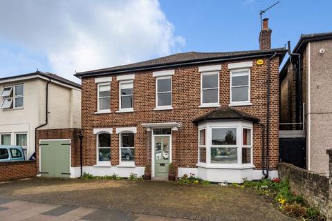 16 Avery Hill Road, London, SE9 2BD