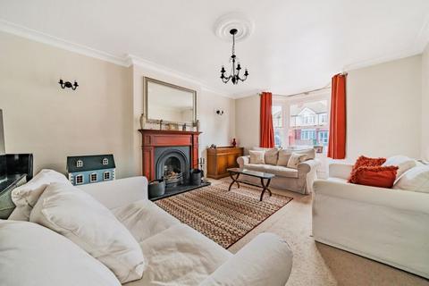 16 Avery Hill Road, London, SE9 2BD