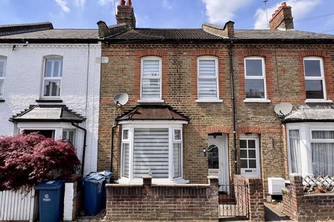 2 bedroom house for sale, Mead Road, Edgware
