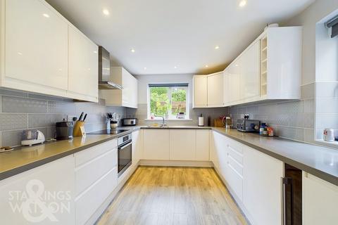 4 bedroom detached house for sale, Blyth's Wood Avenue, Queens Hill, Norwich