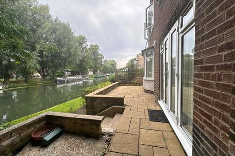 1 bedroom apartment to rent, Riverside Court, Cambridge CB4