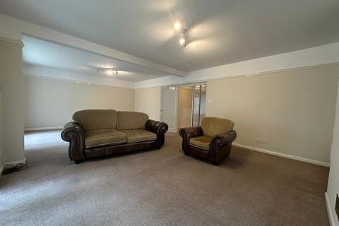 1 bedroom apartment to rent, Riverside Court, Cambridge CB4