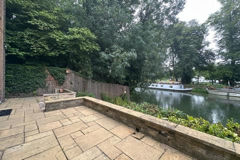 1 bedroom apartment to rent, Riverside Court, Cambridge CB4