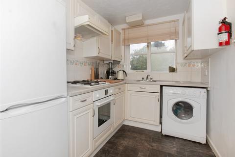 2 bedroom terraced house to rent, Abbotswood Road, SE22