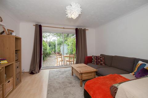 2 bedroom terraced house to rent, Abbotswood Road, SE22