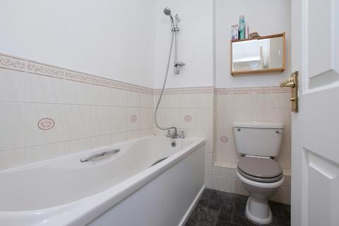 2 bedroom terraced house to rent, Abbotswood Road, SE22