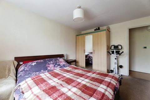 1 bedroom property to rent, Winchester Court, Billet Road, Walthamstow, London, E17