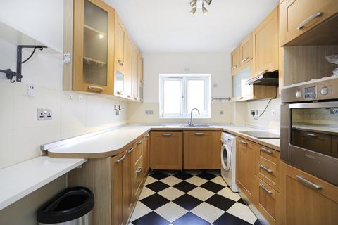 3 bedroom flat to rent, Boleyn Court, Epping New Road, Buckhurst Hill IG9