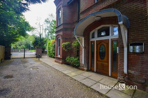 3 bedroom penthouse for sale, Wimborne Road, Bournemouth