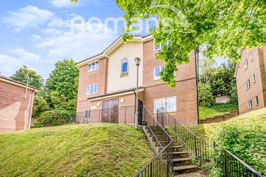 Lingfield Close, High 2 bed flat to rent £1,150 pcm (£265 pw)