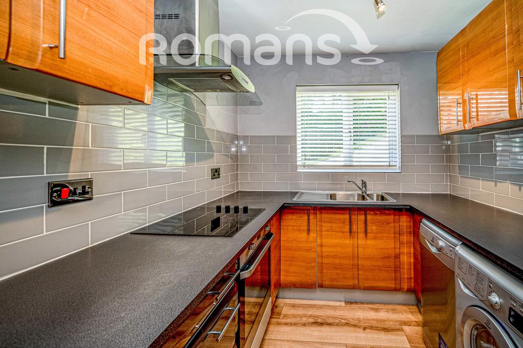 Lingfield Close, High 2 bed flat to rent £1,150 pcm (£265 pw)