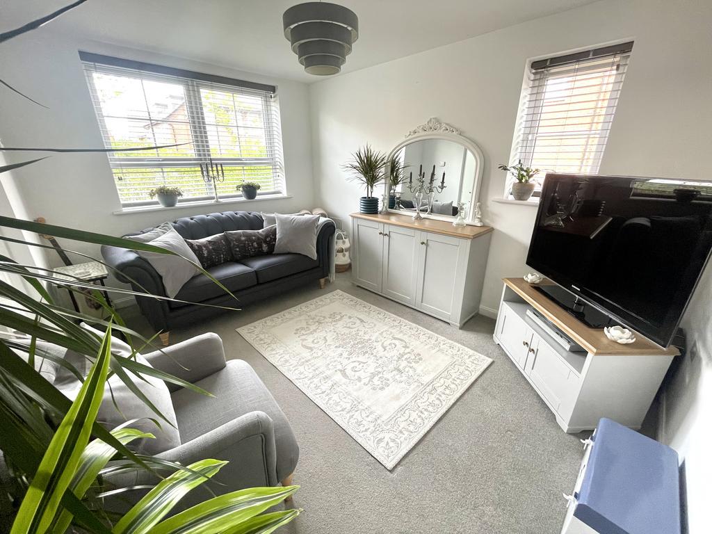 Elvaston Drive, Highfields, Littleover 2 bed semidetached house to