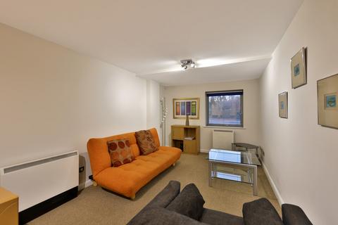 2 bedroom apartment to rent, Westgate Apartments