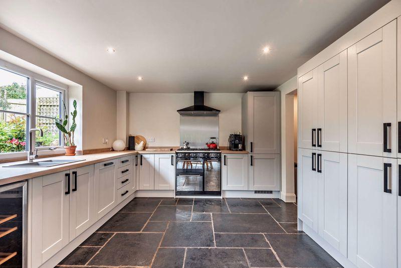 Kitchen (2)