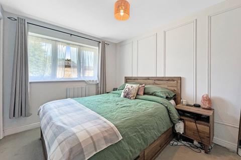 2 bedroom maisonette for sale, Tamarin Gardens, Cambridge CB1