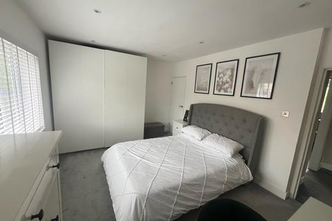2 bedroom maisonette to rent, Farm Road, Surrey, CR6