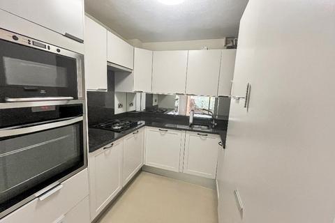 2 bedroom flat to rent, South Croydon CR0