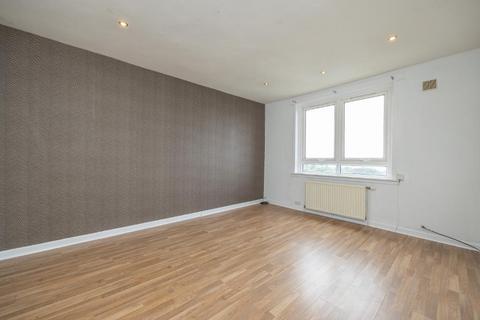 2 bedroom flat for sale, Newburgh KY14