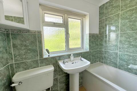 40 Albert Road, Warlingham, CR6 9EP