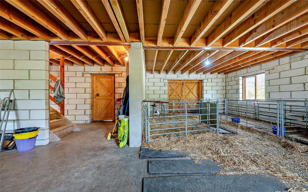 Garage Outbuilding
