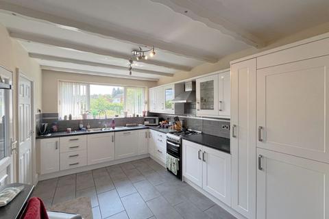 4 bedroom detached house for sale, Knoll Close, Butntwood, WS7 4TD