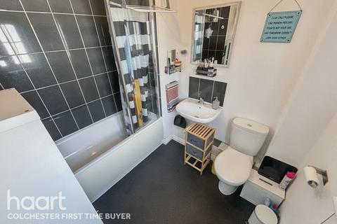 2 bedroom coach house for sale, Meeanee Mews, Colchester