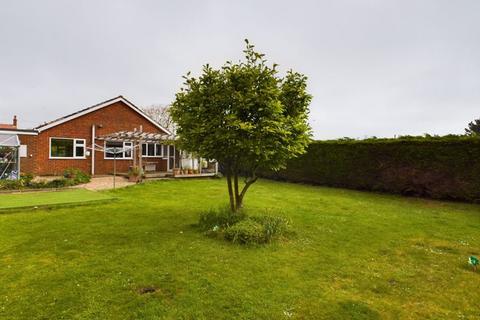 3 bedroom detached bungalow for sale, 25 Main Road, East Kirkby, Spilsby