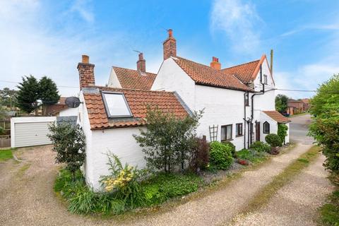 3 bedroom cottage for sale, 65 High Street, Newton on Trent, Lincoln