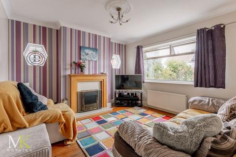 4 bedroom bungalow to rent, Craigmoor Avenue, Bournemouth BH8