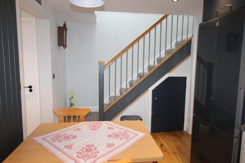 5 Hob Cote Close, Oakworth, Keighley, BD22 7FA